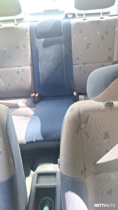 Mitsubishi Carisma Comfort 2000, kuva 7/8