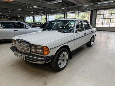 Mercedes-Benz 200 1983, kuva 3/10