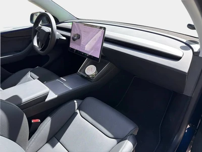 Tesla Model Y Performance Juniper AWD 2025, kuva 4/5