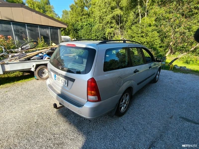 Ford Focus Ghia 2001, kuva 4/7
