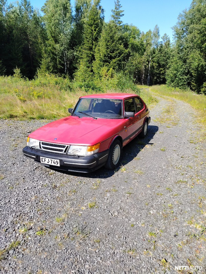 Saab 900
