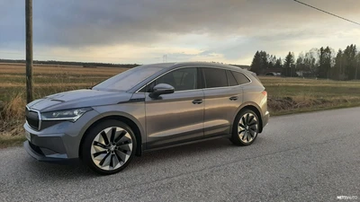 Skoda Enyaq 2022, photo 3/24