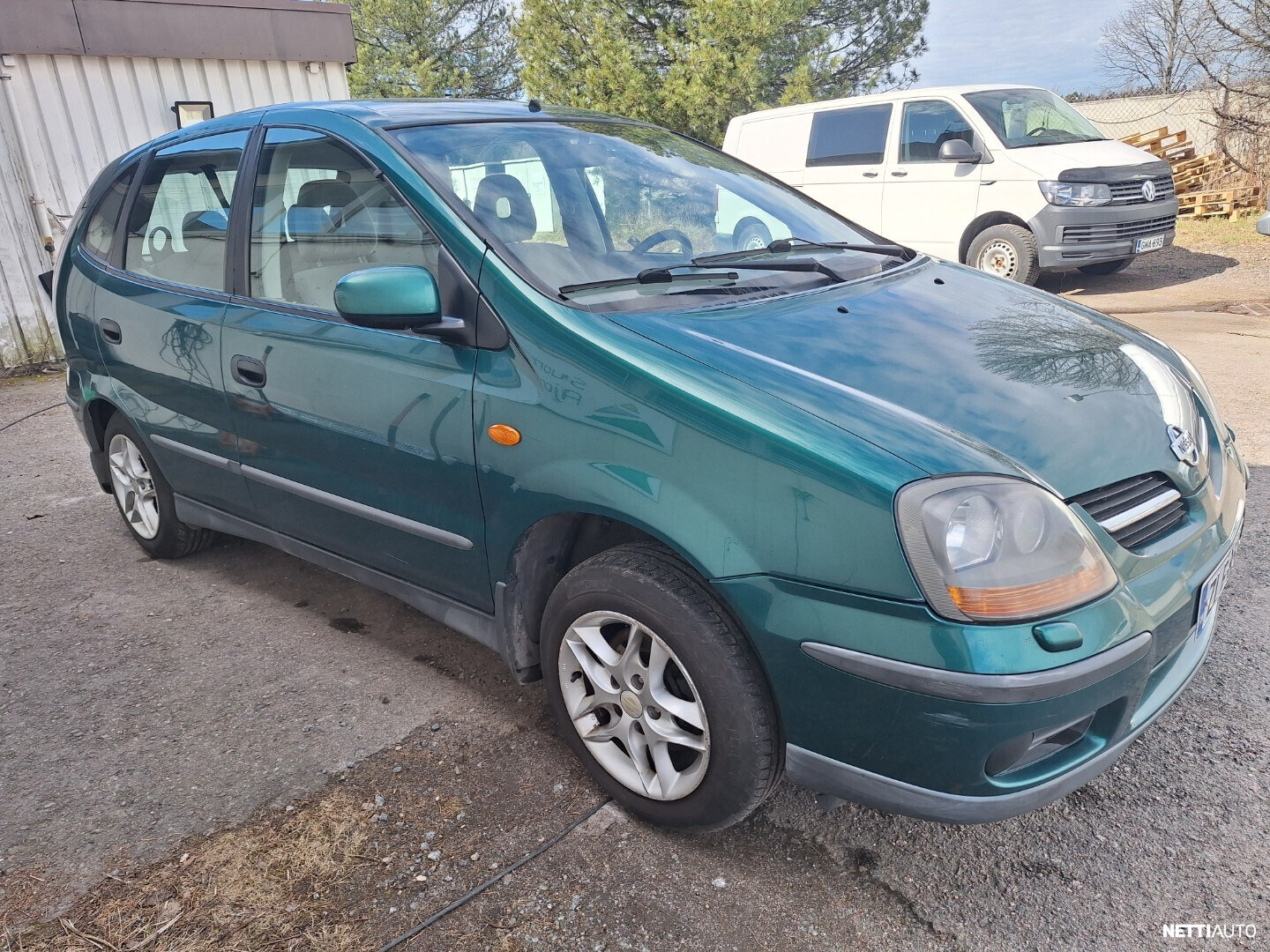 Nissan Almera Tino