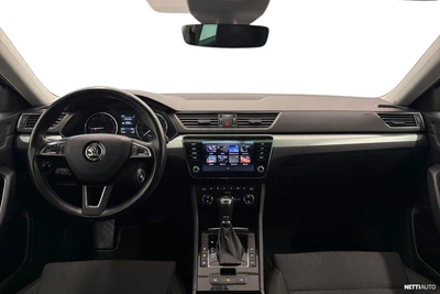 Skoda Superb 2018, photo 7/36