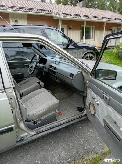 Nissan Sunny 1.5 1986, photo 2/6