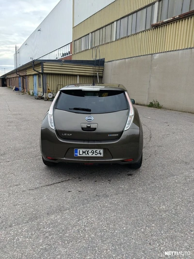 Nissan Leaf Acenta 30 kWh 6,6 kW charger 2016, photo 3/16
