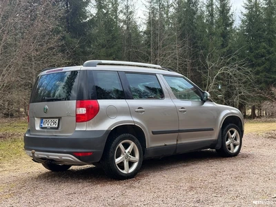 Skoda Yeti 1,6 TDI Adventure GreenLine 2011, kuva 6/21