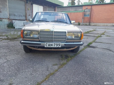 Mercedes-Benz 240 240D museorekisteröity 1983, kuva 5/17