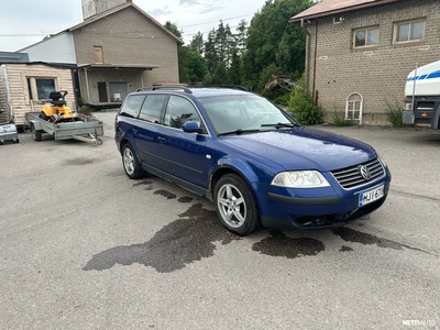 Volkswagen Passat 2003, kuva 1/6