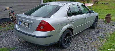 Ford Mondeo 1,8i 125hv Ghia Sportback 2003, photo 4/7