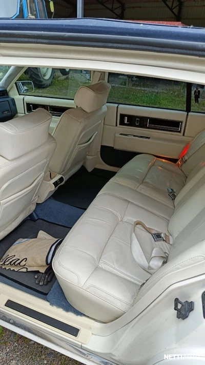 Cadillac De Ville 4D 1991, photo 7/13