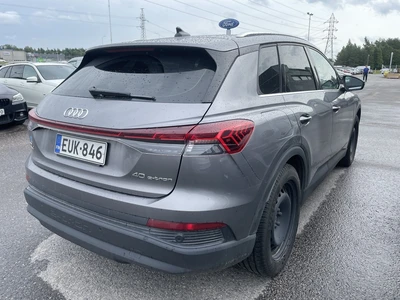 Audi Q4 e-tron 40 e-tron 2022, photo 2/7