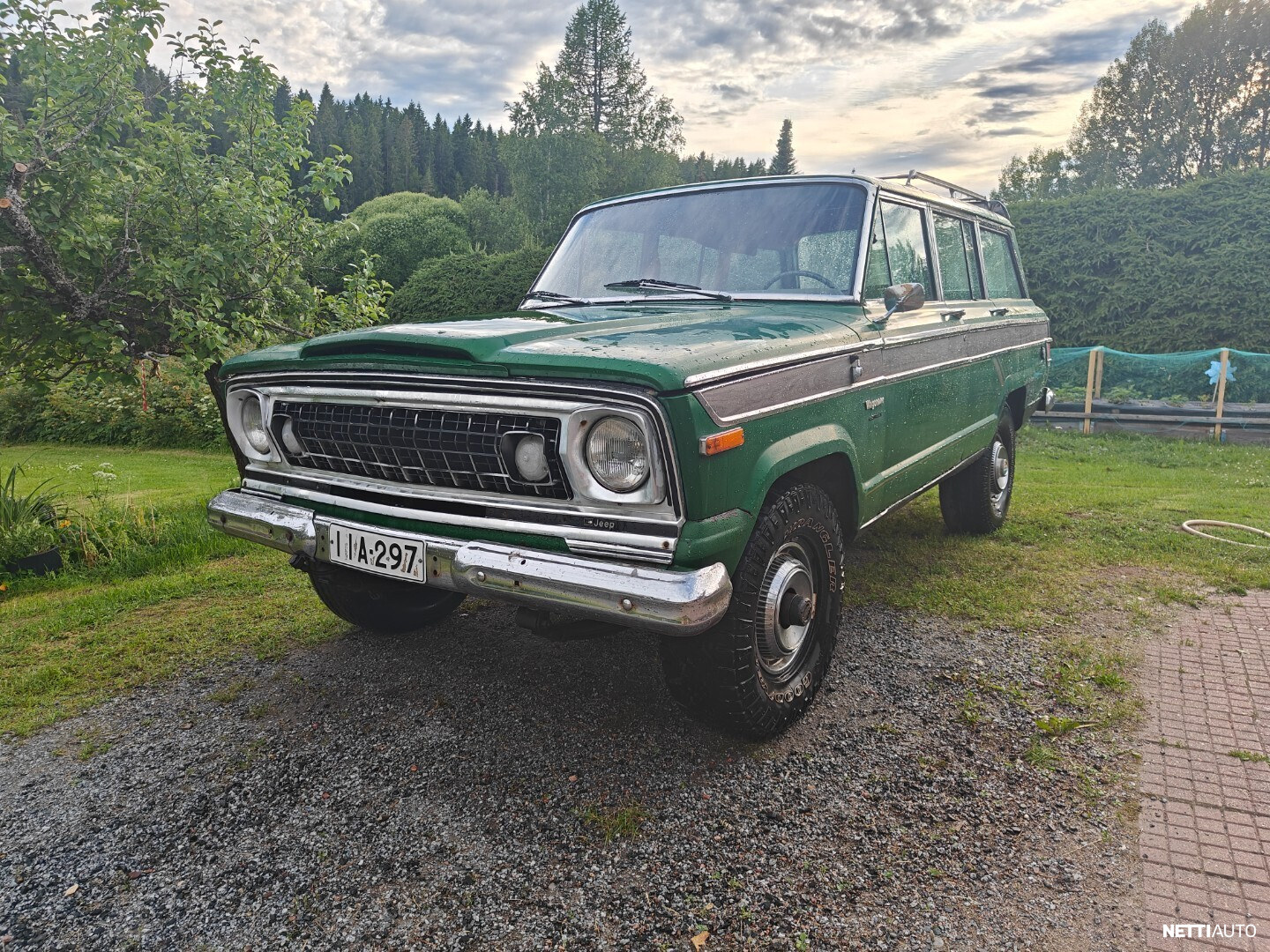 Jeep Wagoneer