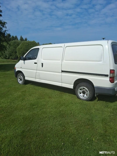 Toyota Hiace 2005, photo 2/6