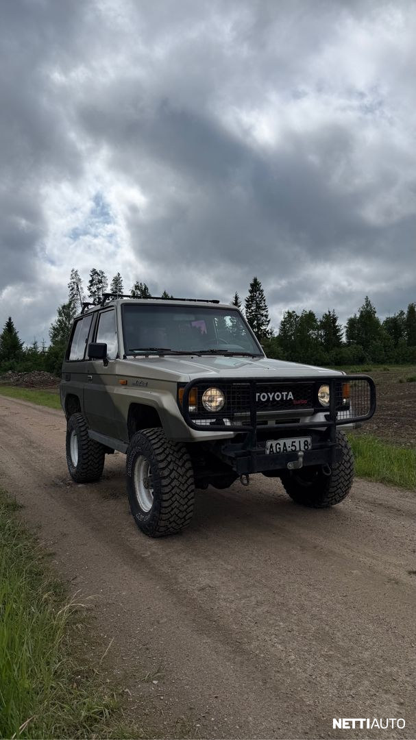 Toyota Land Cruiser