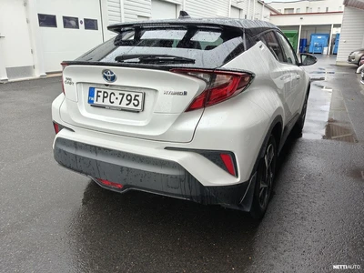 Toyota C-HR 1,8 Hybrid Intense Edition 2022, photo 4/8