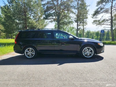 Volvo V70 D5 AWD R-Design aut 2011, kuva 3/9