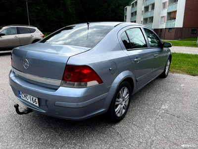 Opel Astra 2009, photo 3/14