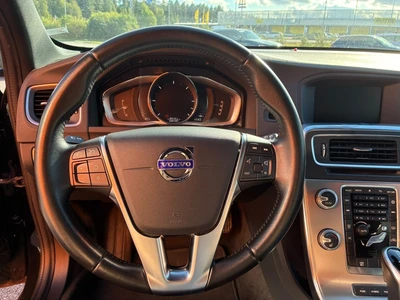 Volvo V60 D5 AWD Twin Engine Summum aut 2017, kuva 7/8