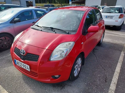 Toyota Yaris 2008, kuva 1/2