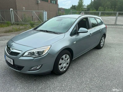 Opel Astra 2011, kuva 1/10