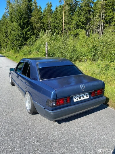 Mercedes-Benz 190 E 2,0 4d 1989, photo 3/16