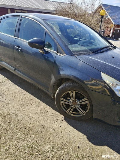 Citroen C4 2010, photo 2/11