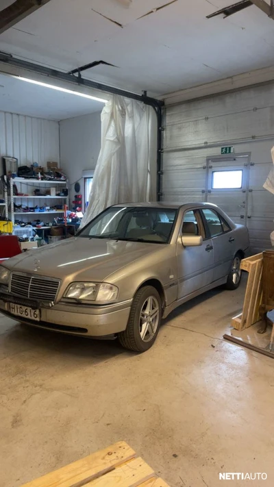 Mercedes-Benz 180 1997, kuva 2/3