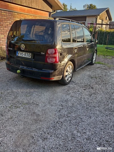 Volkswagen Touran 2007, kuva 3/10