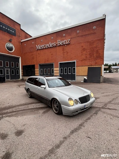 Mercedes-Benz E 320 CDI 2001, kuva 1/14