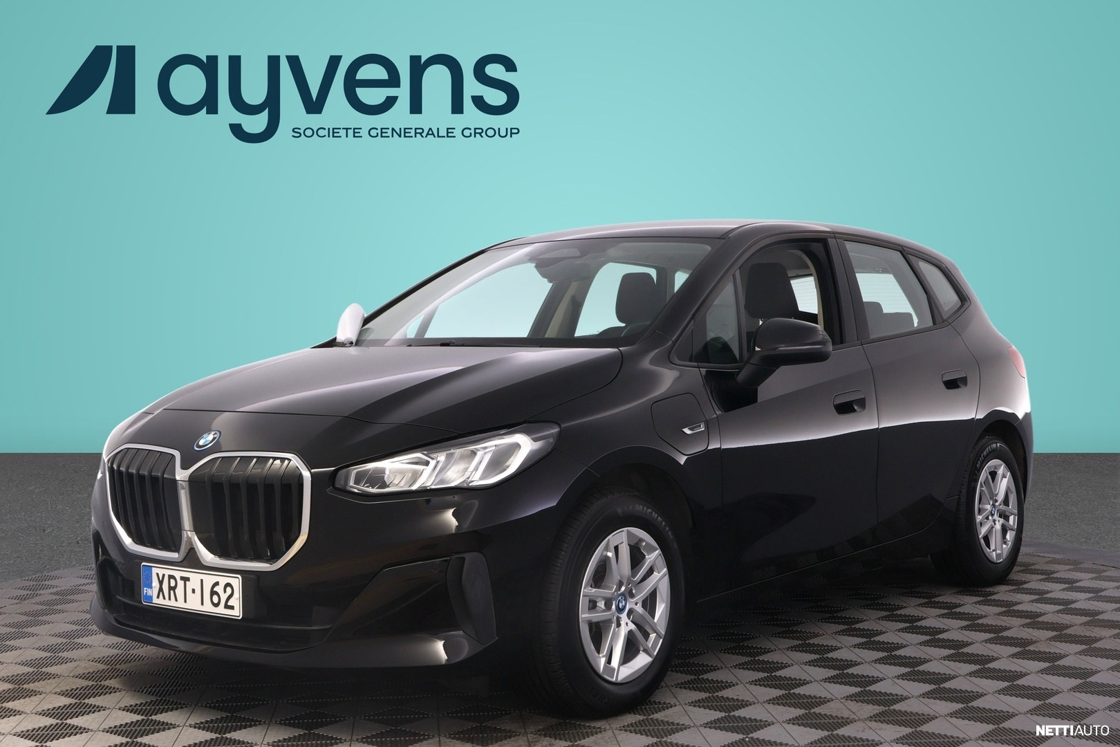 BMW 225