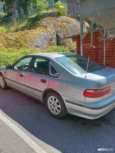 Honda Accord 1,8i S 4d 1997, kuva 2/8