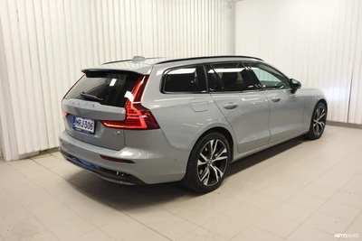 Volvo V60 2025, photo 5/24