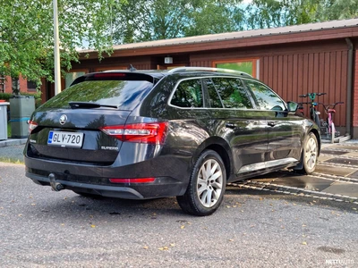Skoda Superb 2016, photo 6/24