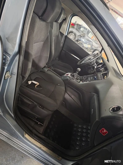 Peugeot 5008 Family HDI 112 FAP 7p. 2011, photo 6/22