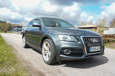 Audi Q5 Hybrid “Rahoitus alkaen 4,99%" 2012, kuva 2/24