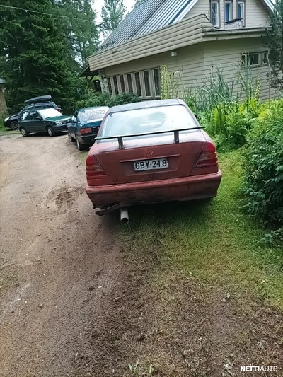 Mercedes-Benz 180 1995, photo 3/4