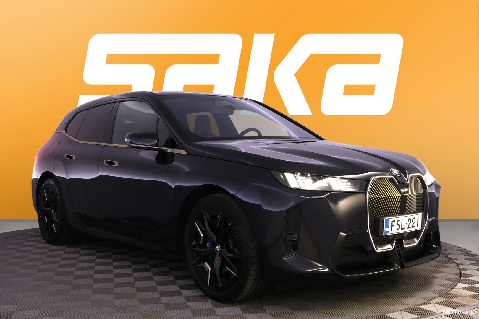 BMW iX