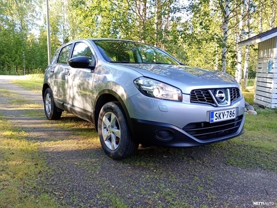 Nissan Qashqai 1.6. 2013, photo 1/15