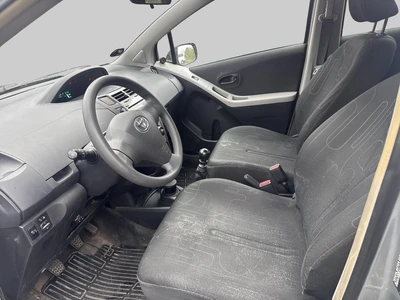 Toyota Yaris 2011, kuva 4/4