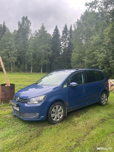 Volkswagen Touran 2011, photo 4/11