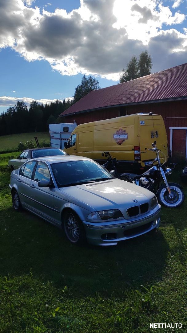 BMW 320