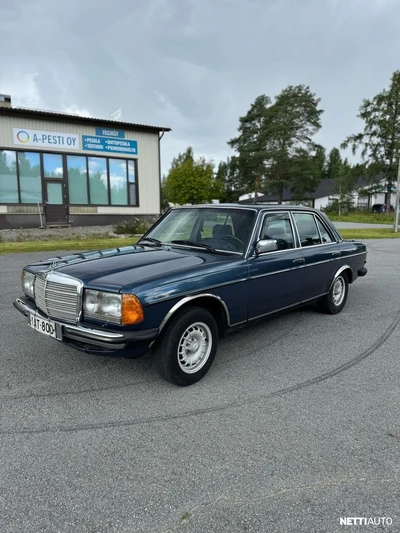 Mercedes-Benz 250 1982, kuva 1/23