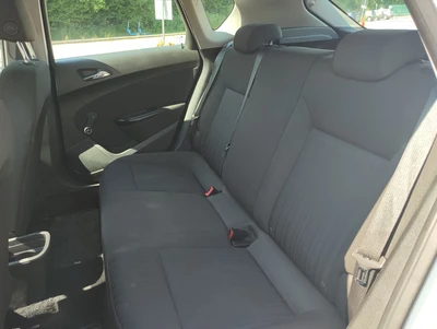 Opel Astra 2011, kuva 7/7