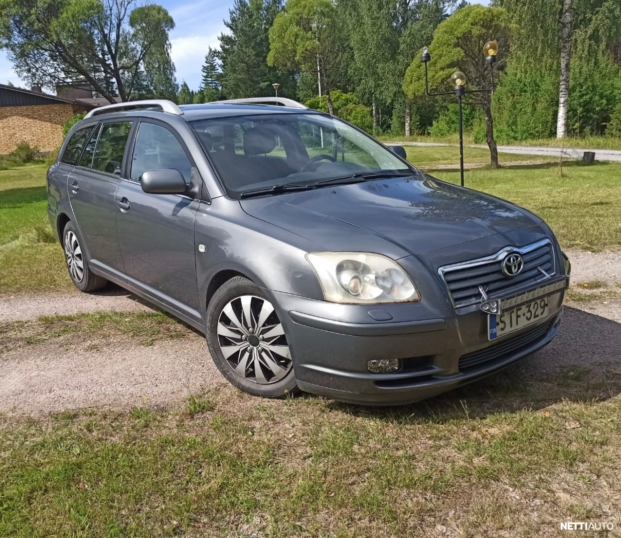 Toyota Avensis 2003, kuva 2/10