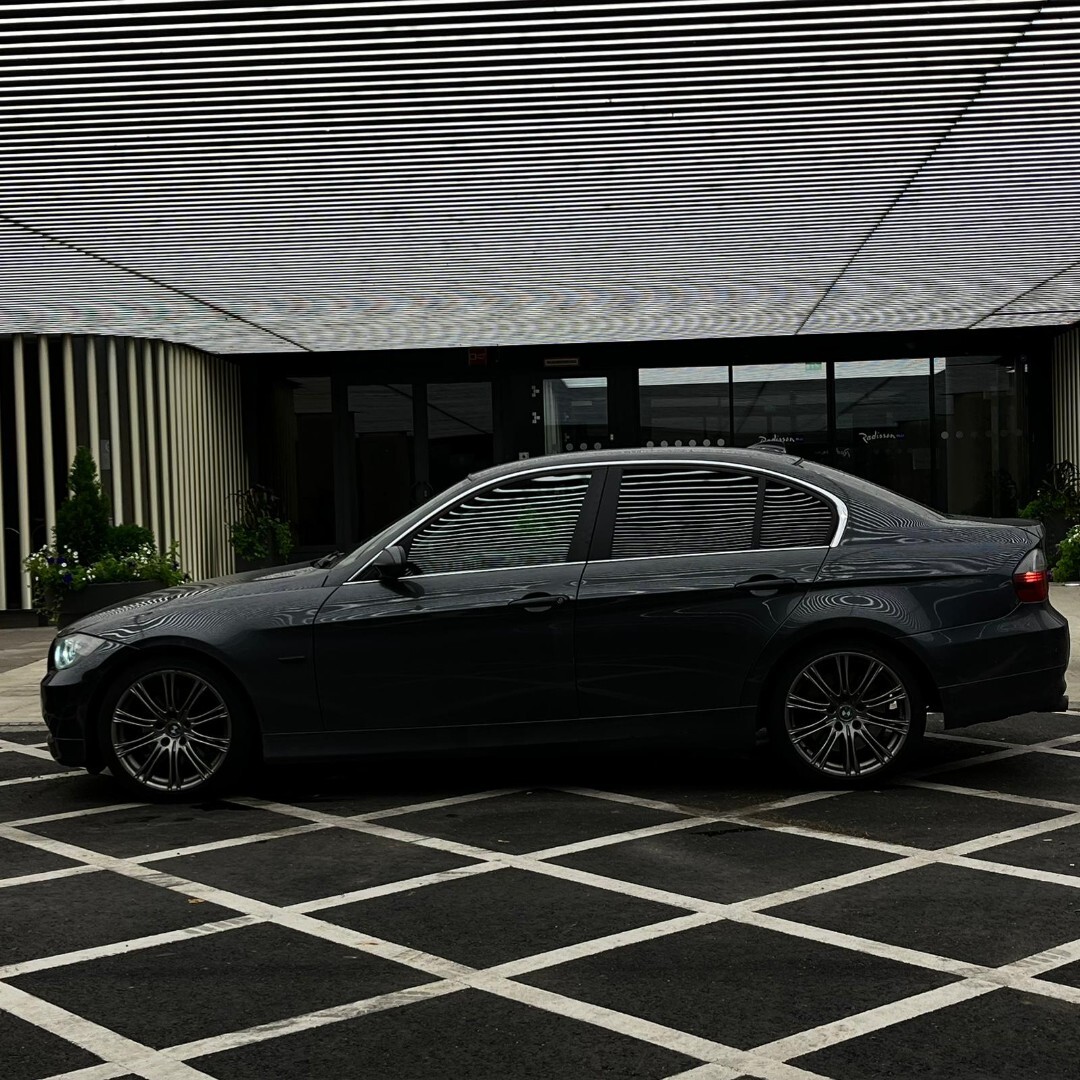 BMW 330