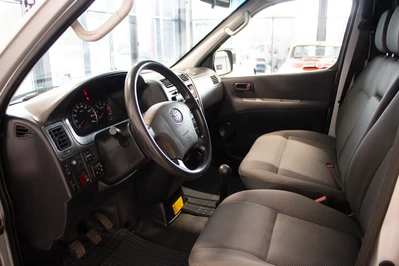 Toyota Hiace 2,5 D-4D 117 5ov 4WD Lyhyt 2011, photo 5/10