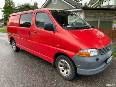 Toyota Hiace 2004, photo 2/14
