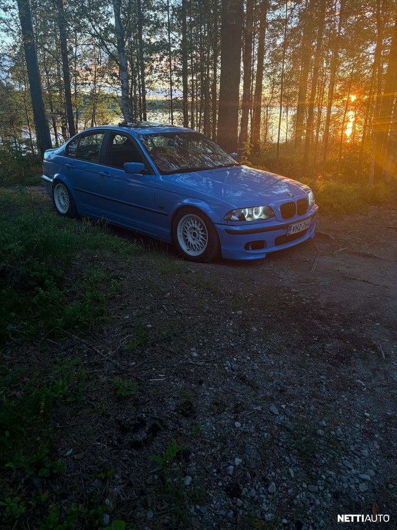 BMW 320