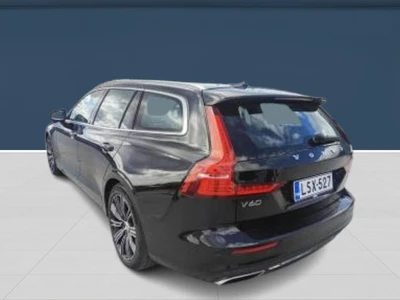 Volvo V60 2021, photo 3/4